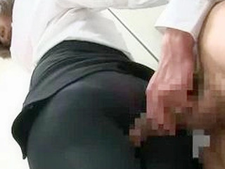 Nipponese tease offers XXX fuck ride on Tokyo tower